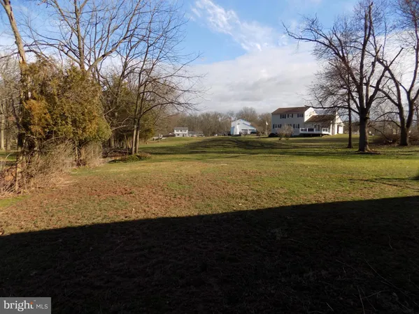 $2,300 | 3168 Middle Creek Road, Gilbertsville, PA 19525