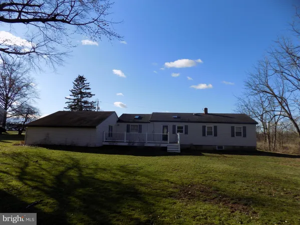 $2,300 | 3168 Middle Creek Road, Gilbertsville, PA 19525