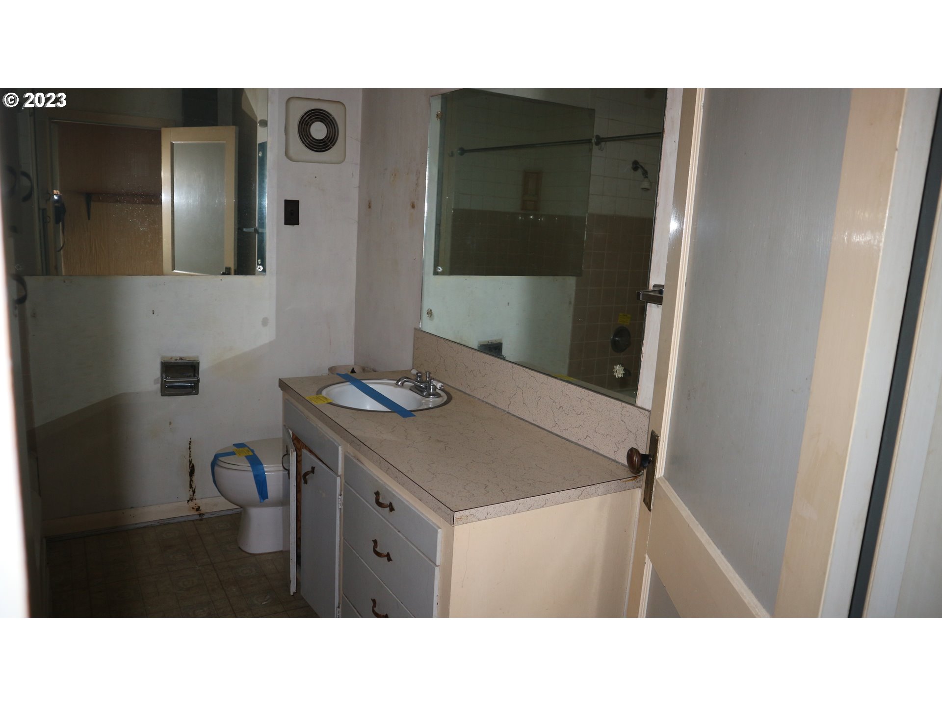 19480 Southeast Sunnyside Road Damascus, OR 97089 - Photo 7 of 16 a bathroom with a sink and mirror