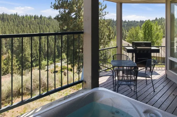 $650,000 | 19717 Southwest Mount Bachelor Drive, Unit 313, Bend, OR 97702