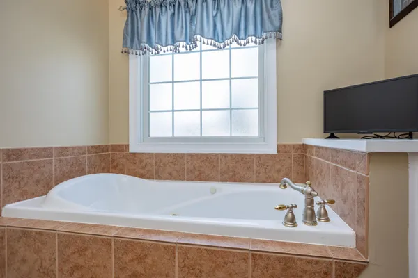 $597,250 | 203 Keswick Circle, Dayton, VA 22821