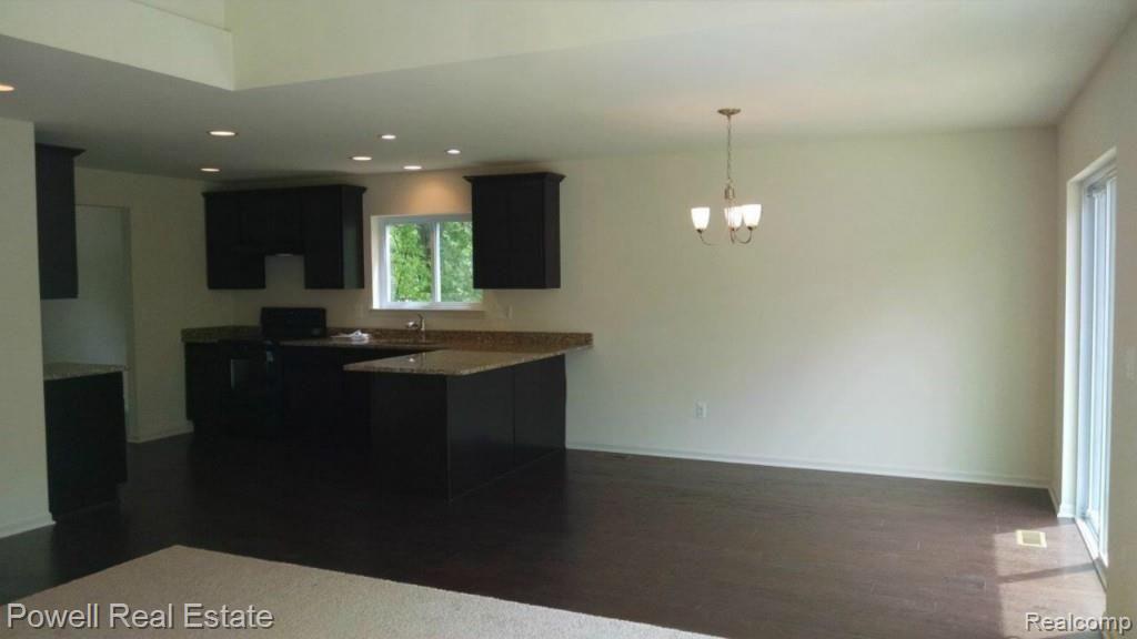 2786 Simpson Drive Rochester Hills, MI 48309 - Photo 5 of 8