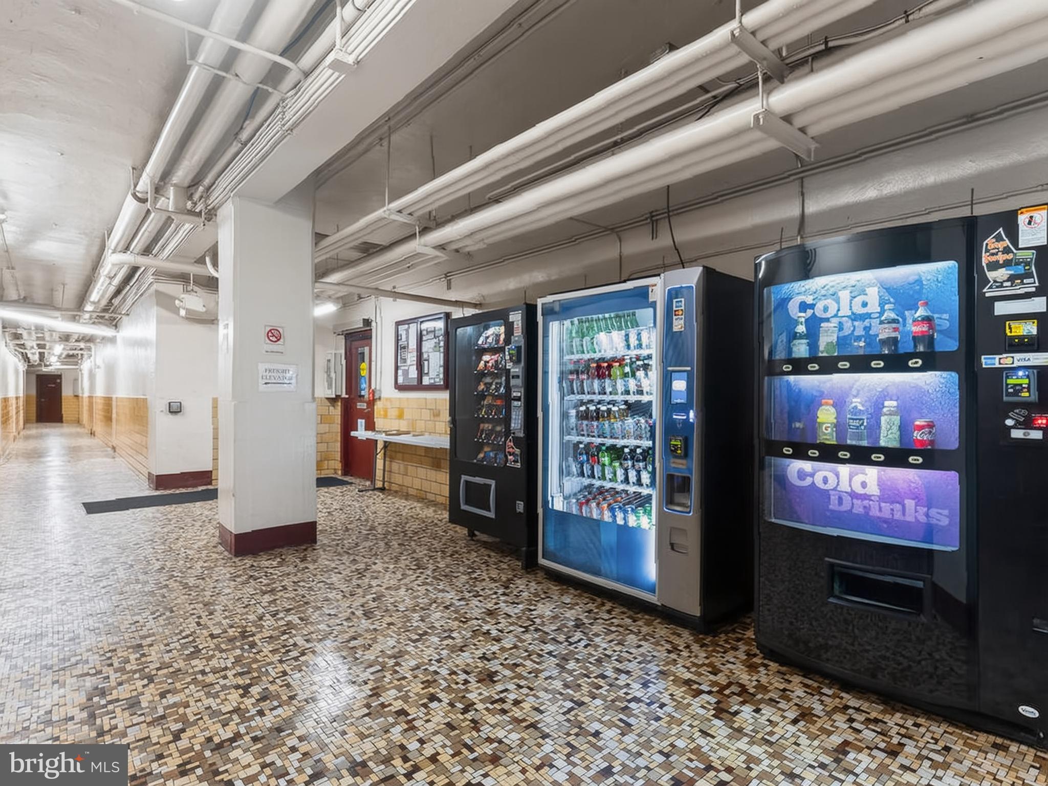 2500 Q Street Northwest, Unit 426 Washington, DC 20007 - Photo 13 of 18 Vend9ing Machines