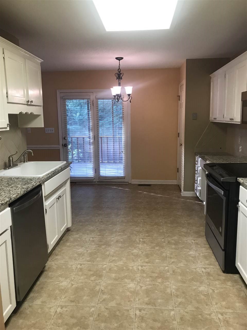 328 Stratford Road Moore, SC 29369 - Photo 4 of 19 Gallery Image 4