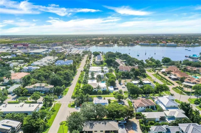 $5,000 | 780 10th Avenue South, Unit 2, Naples, FL 34102