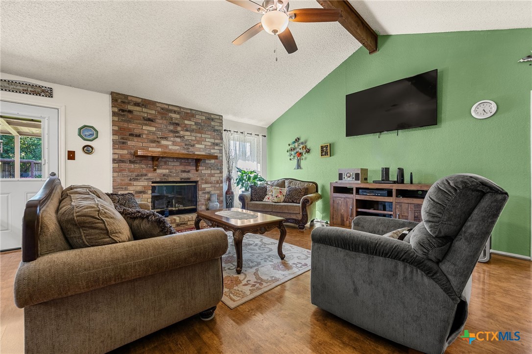 232 Thompson Circle Lorena, TX 76655 - Photo 6 of 35 Living Room