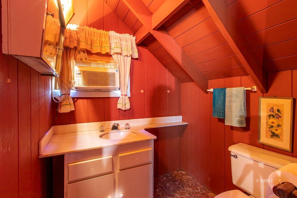52700 Pine Cove Road Idyllwild, CA 92549 - Photo 38 of 46 Bath in loft area