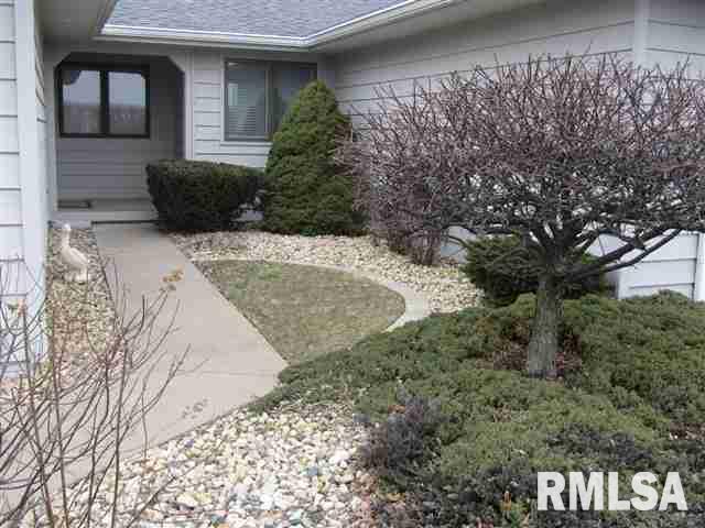 5905 Utica Ridge Road Davenport, IA 52807 - Photo 2 of 12