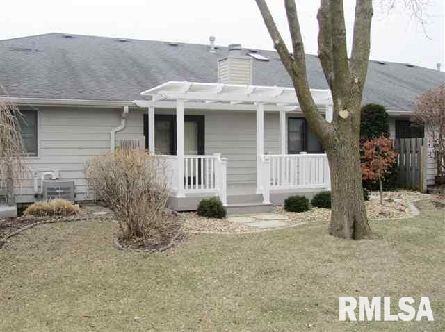 5905 Utica Ridge Road Davenport, IA 52807 - Photo 3 of 12