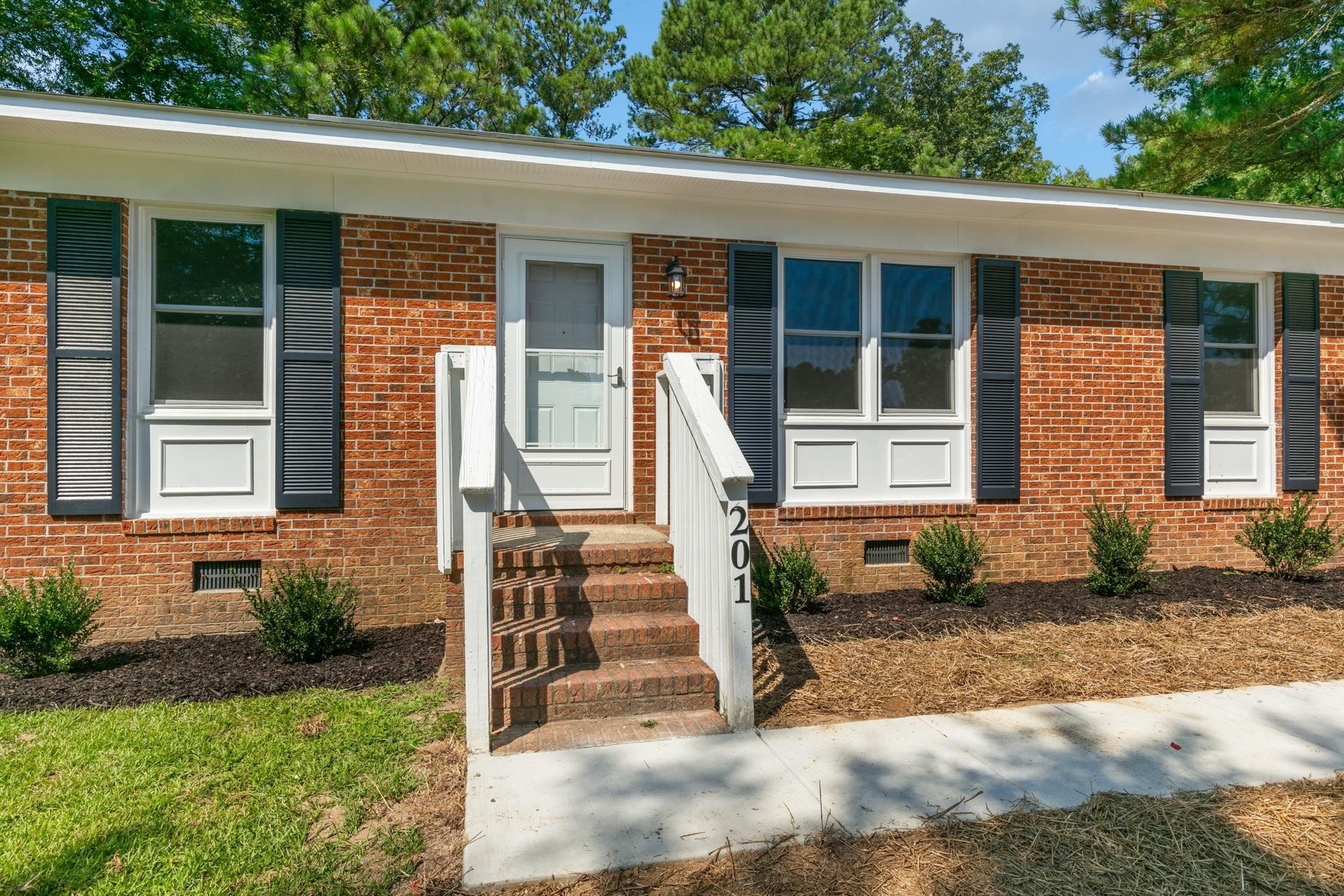 201 Old Farm Road Smithfield, NC 27577 - Photo 3 of 37 Photo 3