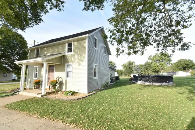 $176,000 | 308 South Locust Street, Earl Park, IN 47942