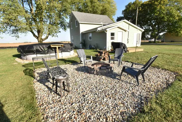 $176,000 | 308 South Locust Street, Earl Park, IN 47942