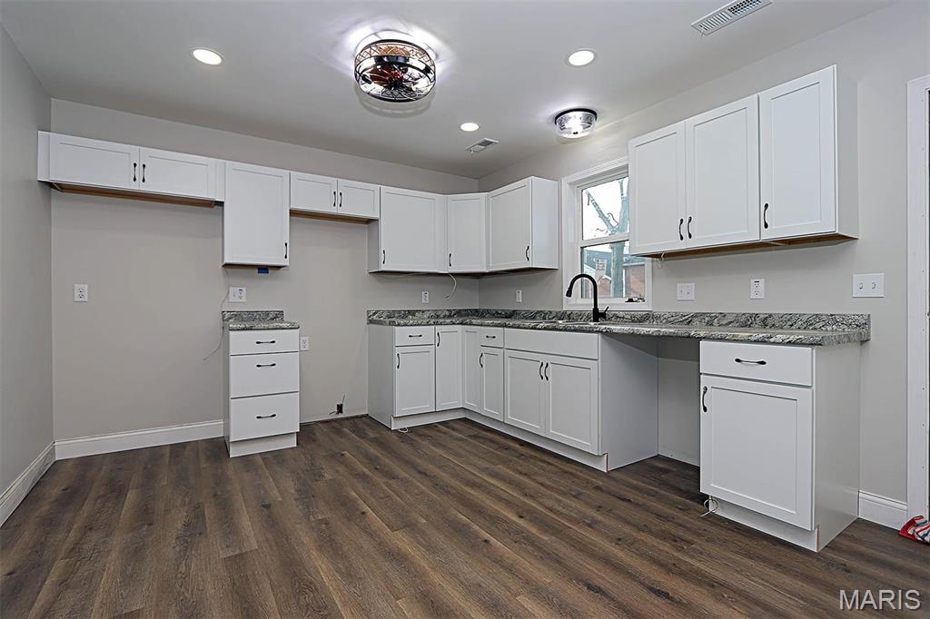 804 Mcphfeters Street Oran, MO 63771 - Photo 11 of 32