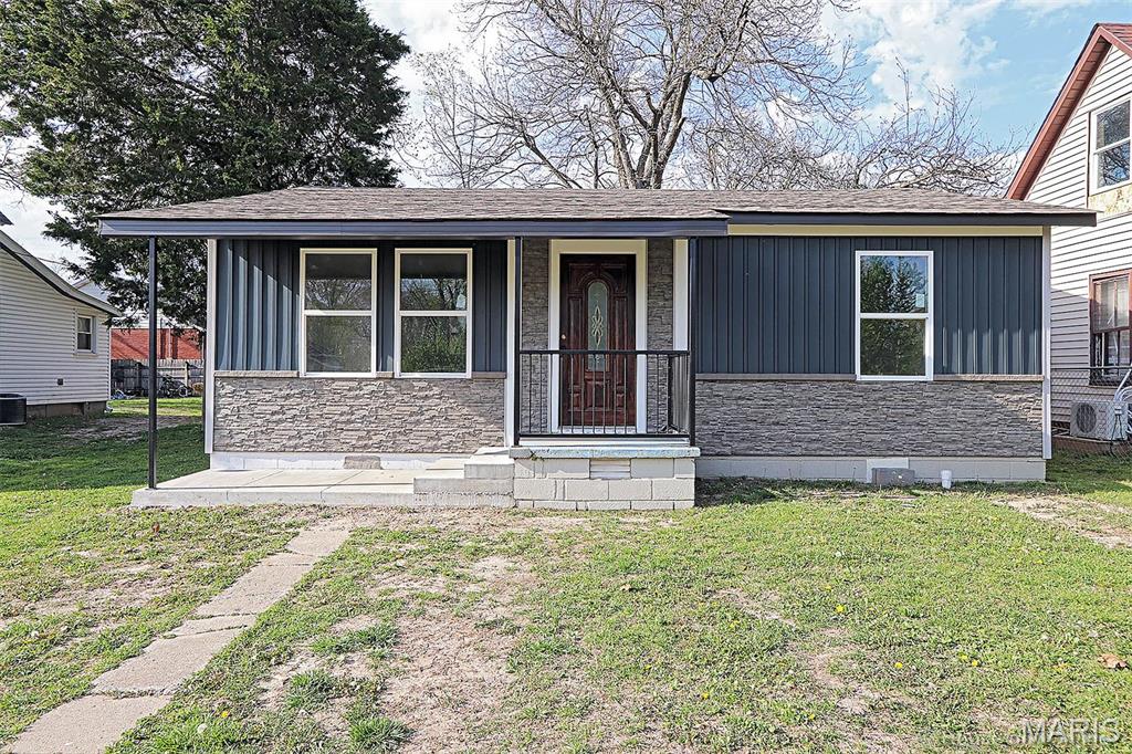 804 Mcphfeters Street Oran, MO 63771 - Photo 2 of 32