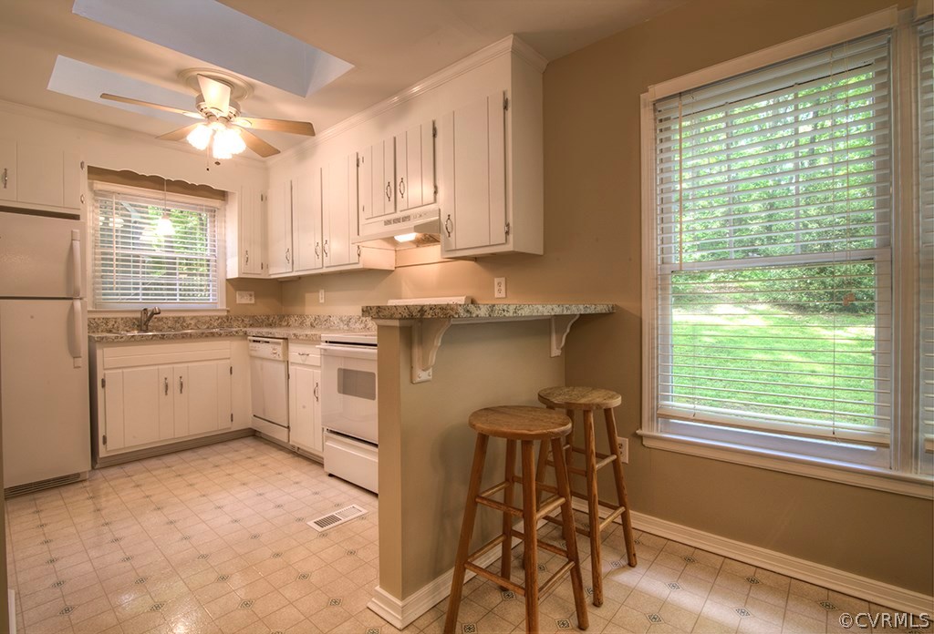 10140 Natural Bridge Road North Chesterfield, VA 23236 - Photo 10 of 32 Great counter bar!