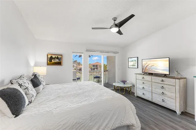 $749,900 | 343 Madeira Circle, St. Petersburg, FL 33715