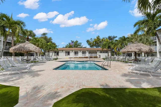 $749,900 | 343 Madeira Circle, St. Petersburg, FL 33715