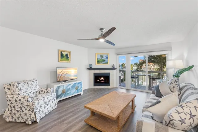 $749,900 | 343 Madeira Circle, St. Petersburg, FL 33715