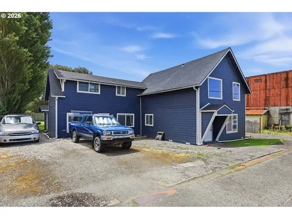 $449,000 | 100 Commercial Street, Gardiner, OR 97441