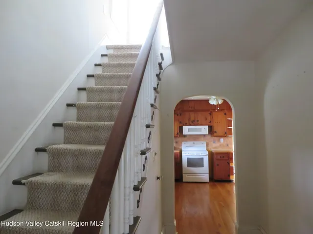 a view of entryway with a window