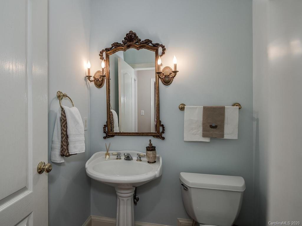 2701 Plantation Road Charlotte, NC 28270 - Photo 8 of 40 Gallery Image 8