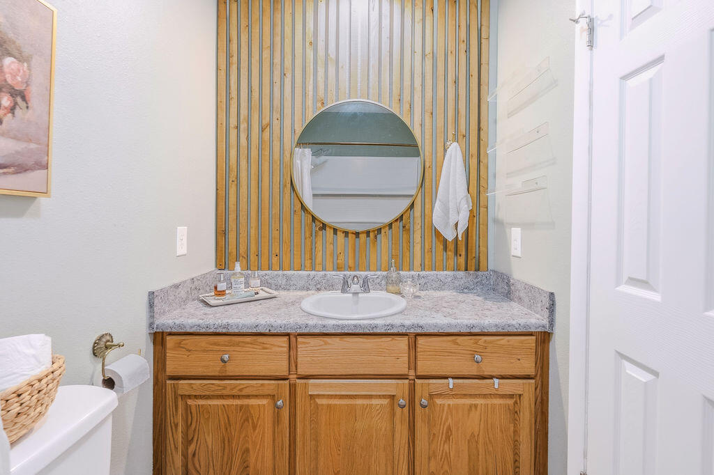 5360 Monterrey Road Crestview, FL 32539 - Photo 22 of 32 Bathroom