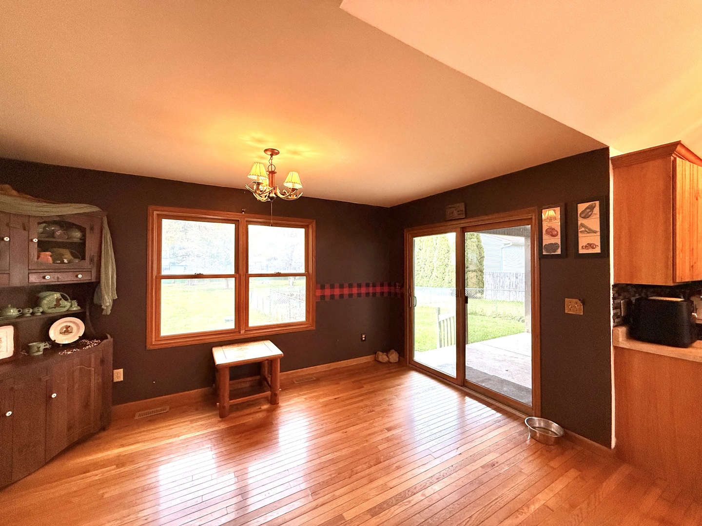 14944 South Steward Road Rochelle, IL 61068 - Photo 13 of 32 a living room with furniture and a window