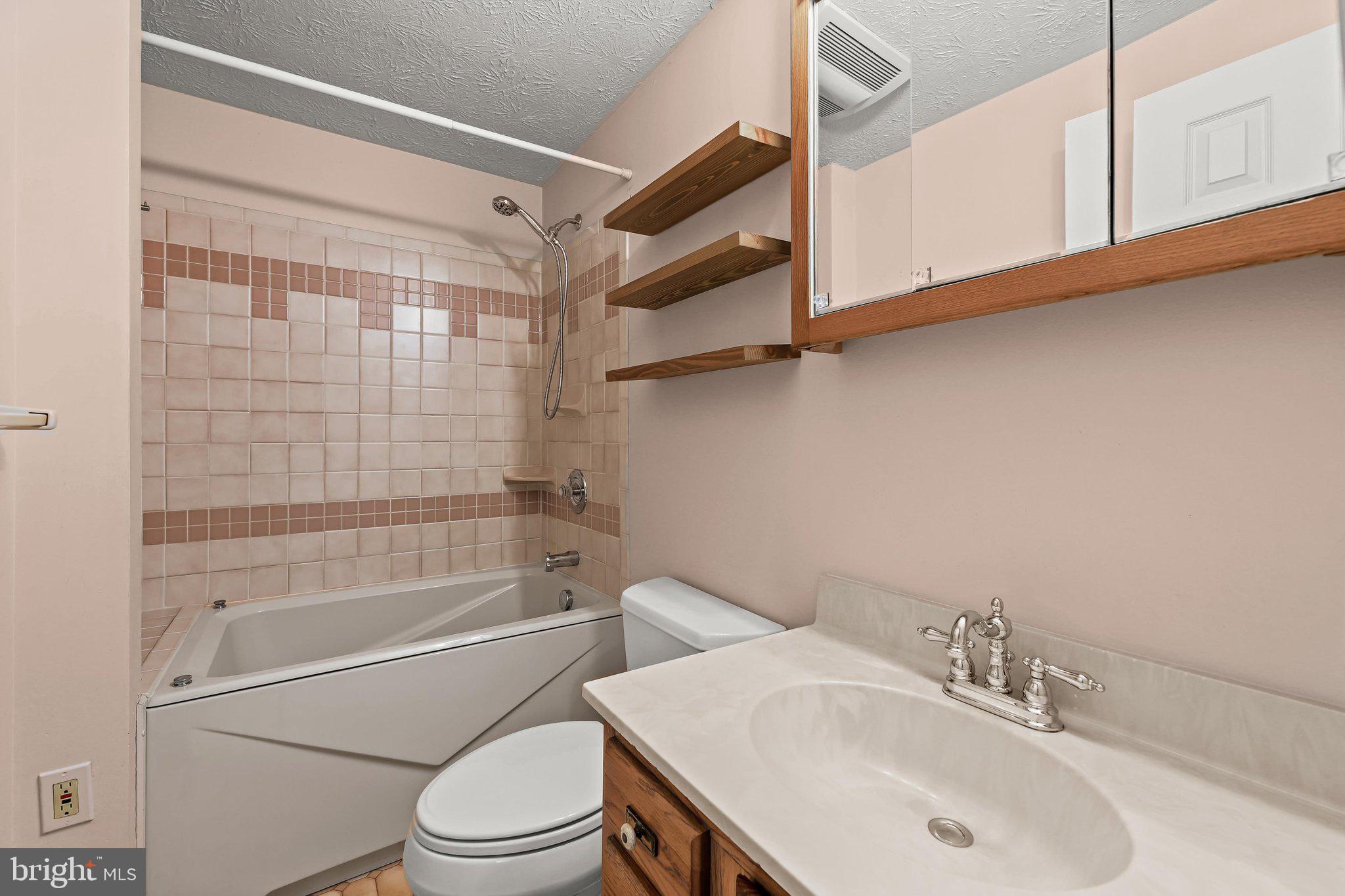 3346 Kump Station Road Taneytown, MD 21787 - Photo 21 of 82 Primary Suite Bath