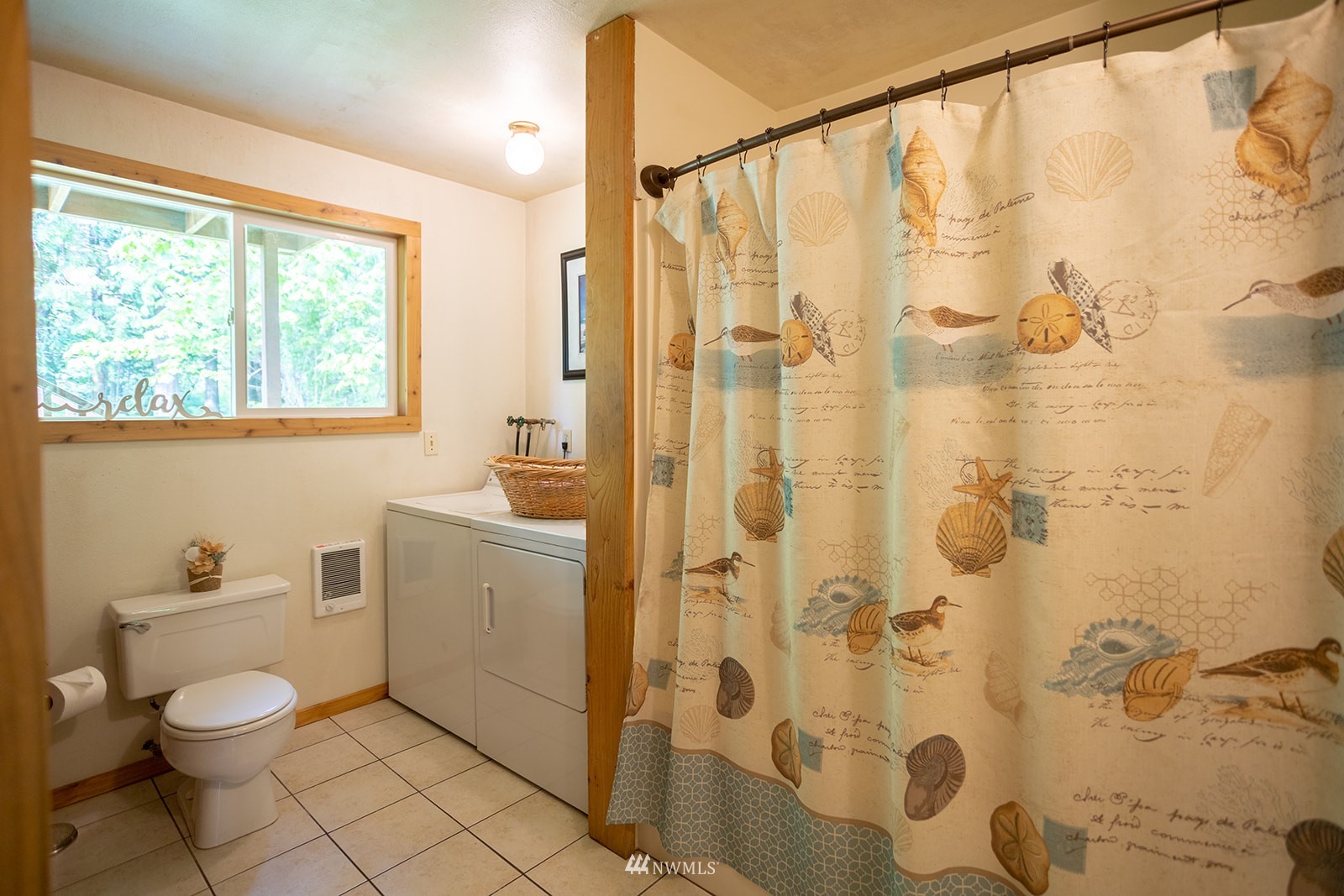 1407 Huntley Road Bellingham, WA 98226 - Photo 12 of 39 a bathroom with a toilet sink and a shower