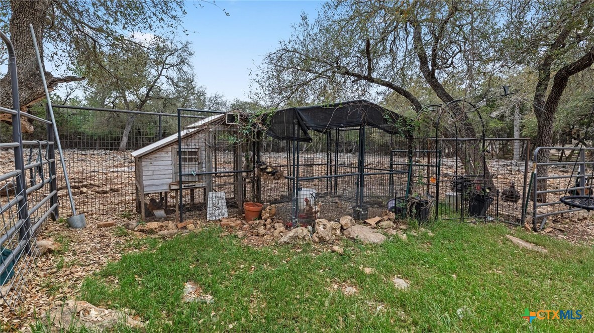 1716 Phantom Rider Trail Spring Branch, TX 78070 - Photo 32 of 43