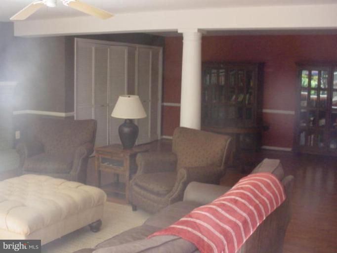 7525 Salem Road Falls Church, VA 22043 - Photo 12 of 30 Family Room #3