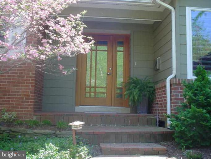 7525 Salem Road Falls Church, VA 22043 - Photo 19 of 30 Porch