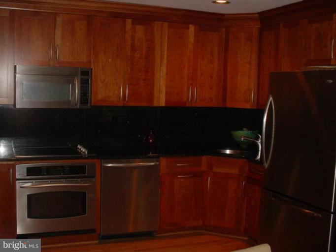 7525 Salem Road Falls Church, VA 22043 - Photo 7 of 30 Kitchen