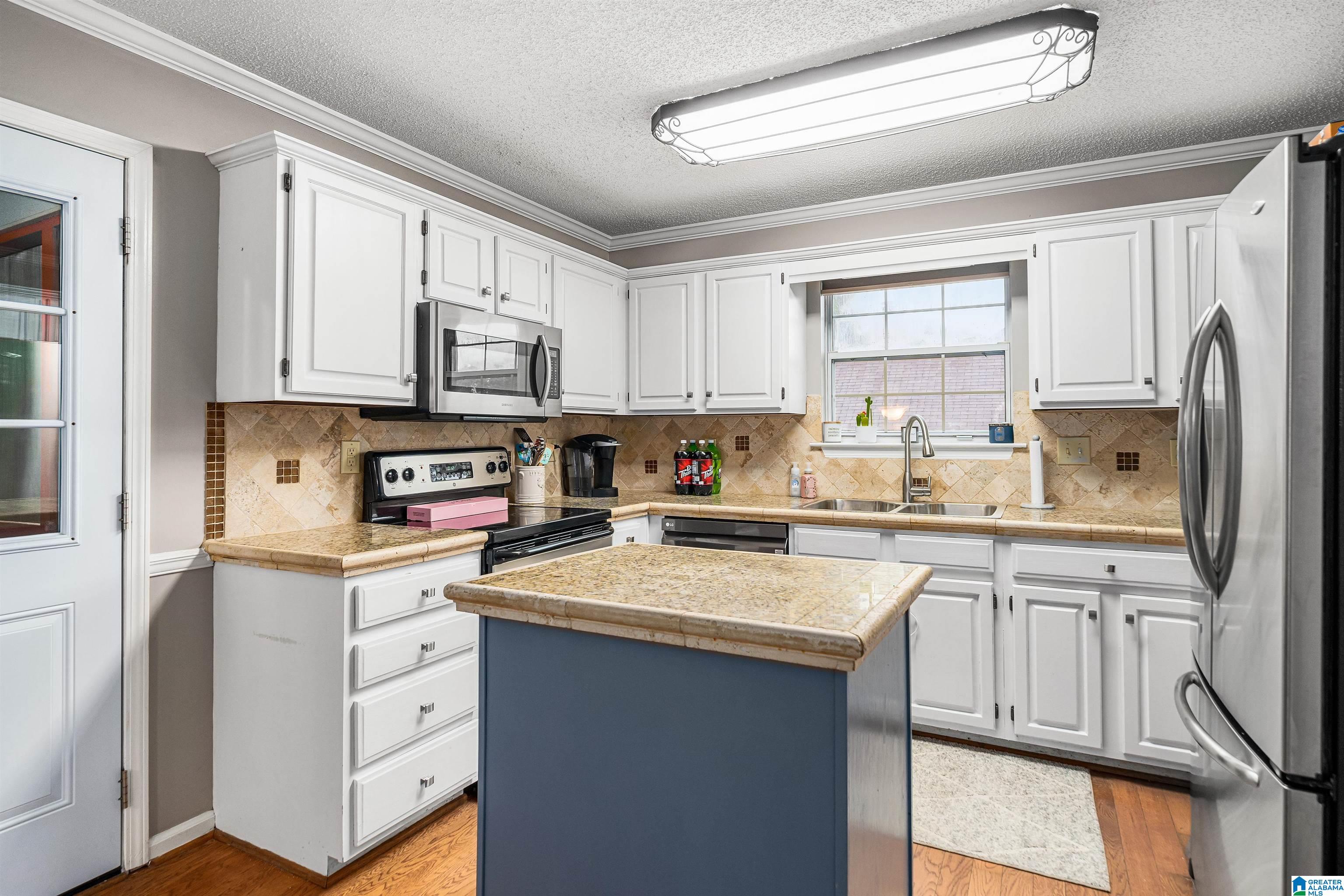 138 Cambridge Lane Alabaster, AL 35007 - Photo 10 of 28