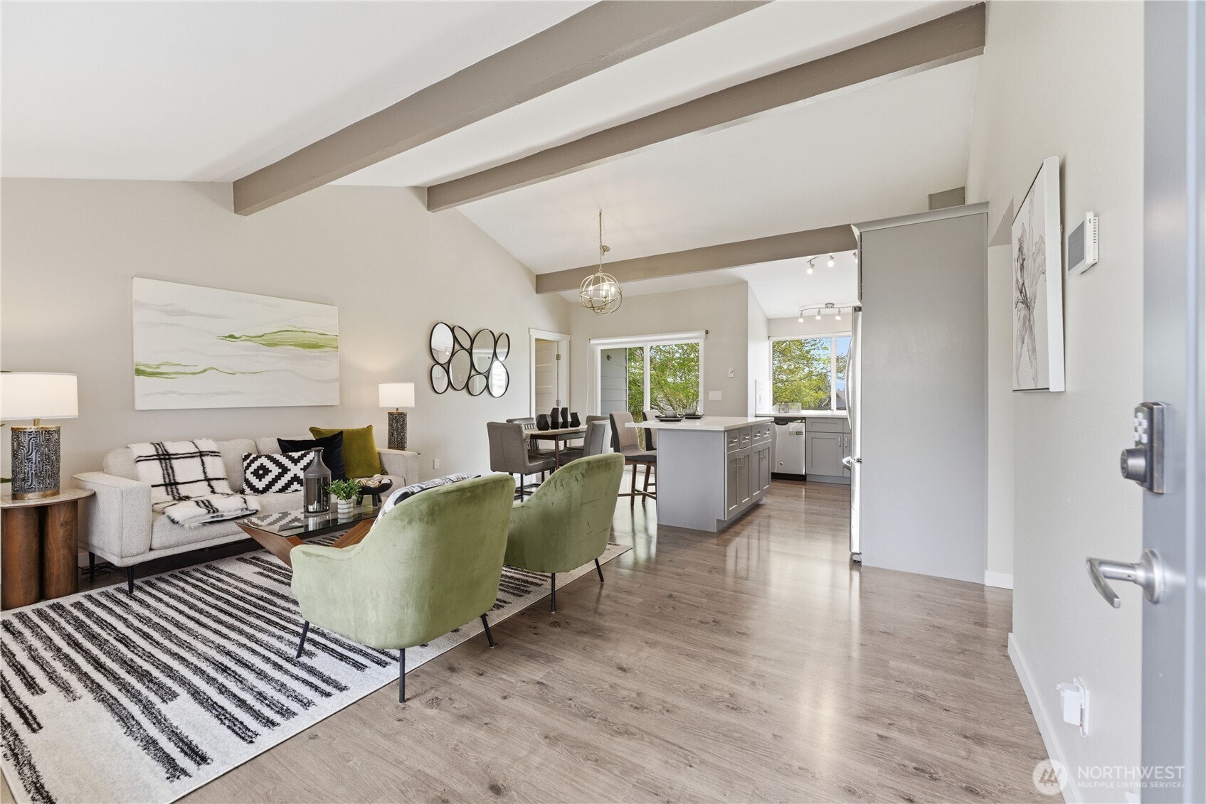 212 76th Place Southwest Everett, WA 98203 - Photo 2 of 33
