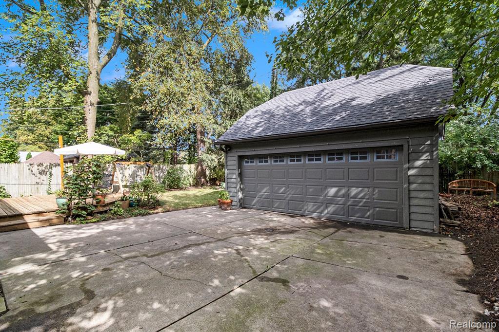 1332 Bedford Road Grosse Pointe Park, MI 48230 - Photo 34 of 39