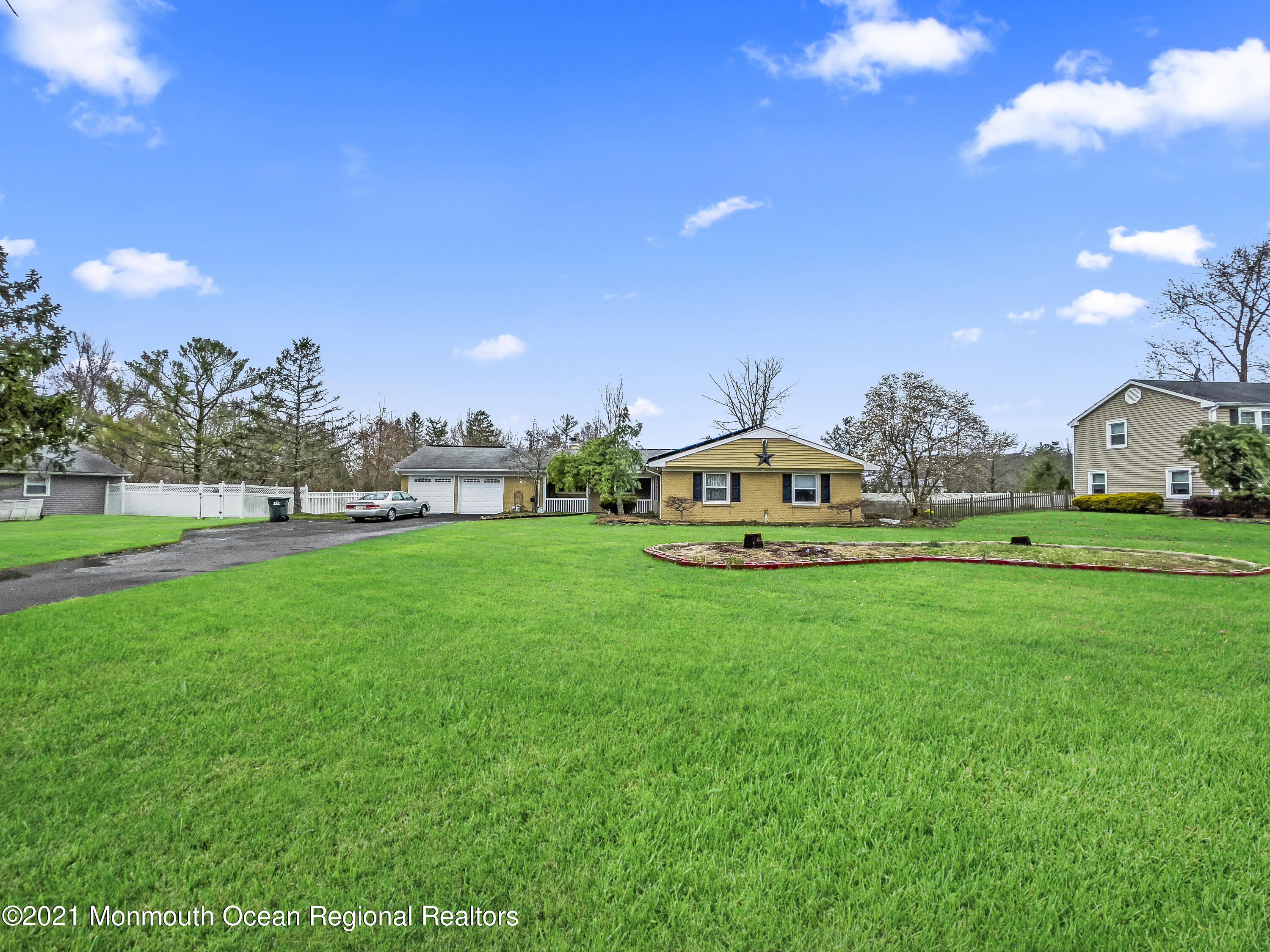 61 Stillwells Corner Road Freehold, NJ 07728 - Photo 2 of 20 61StillwellsConerRd-17