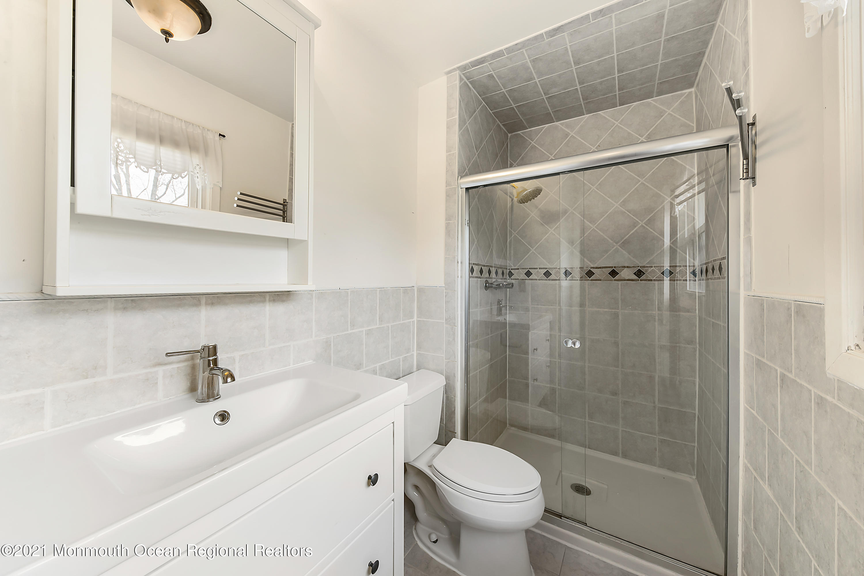 61 Stillwells Corner Road Freehold, NJ 07728 - Photo 18 of 20 61StillwellsConerRd-14