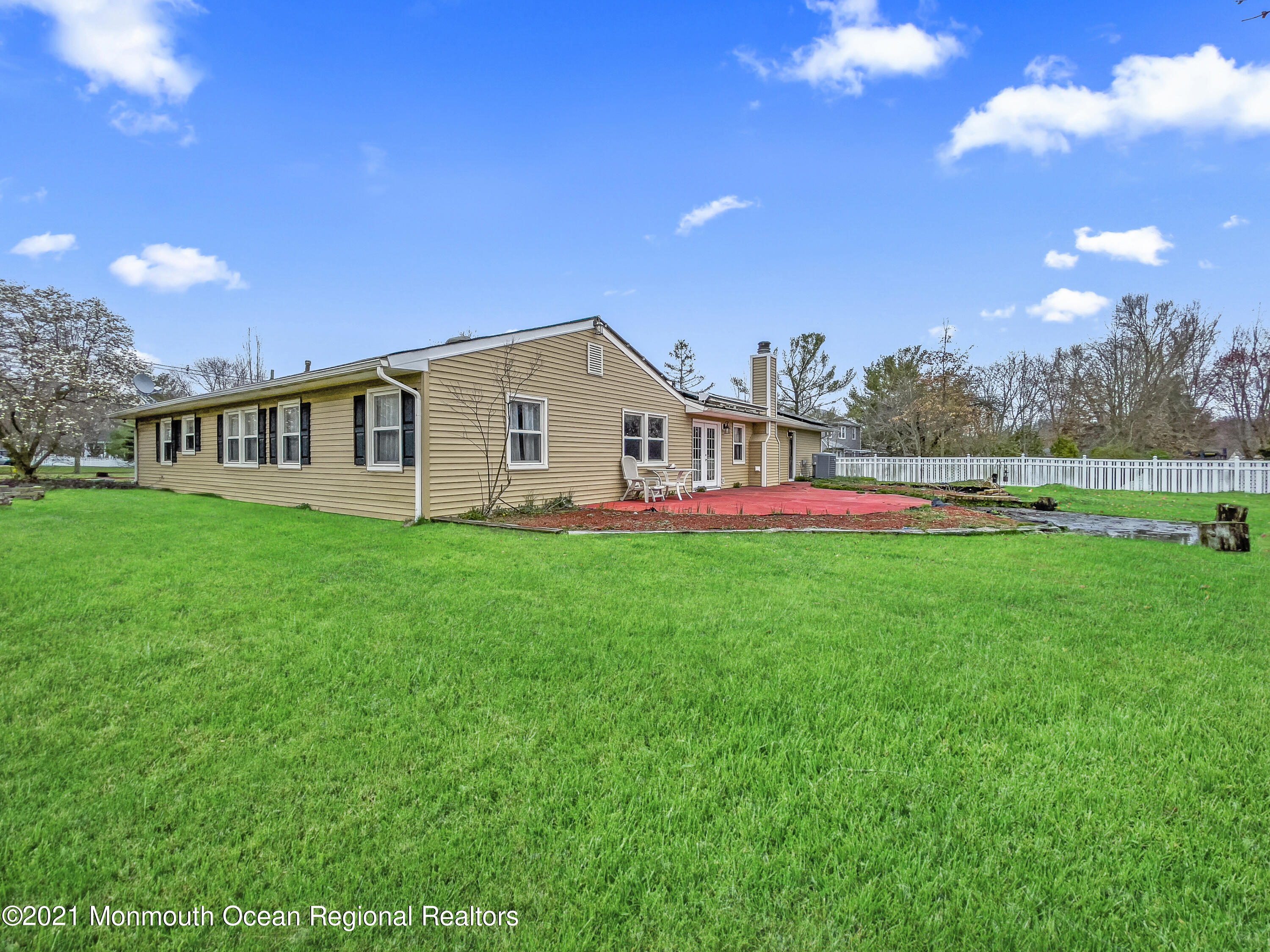 61 Stillwells Corner Road Freehold, NJ 07728 - Photo 4 of 20 61StillwellsConerRd-20