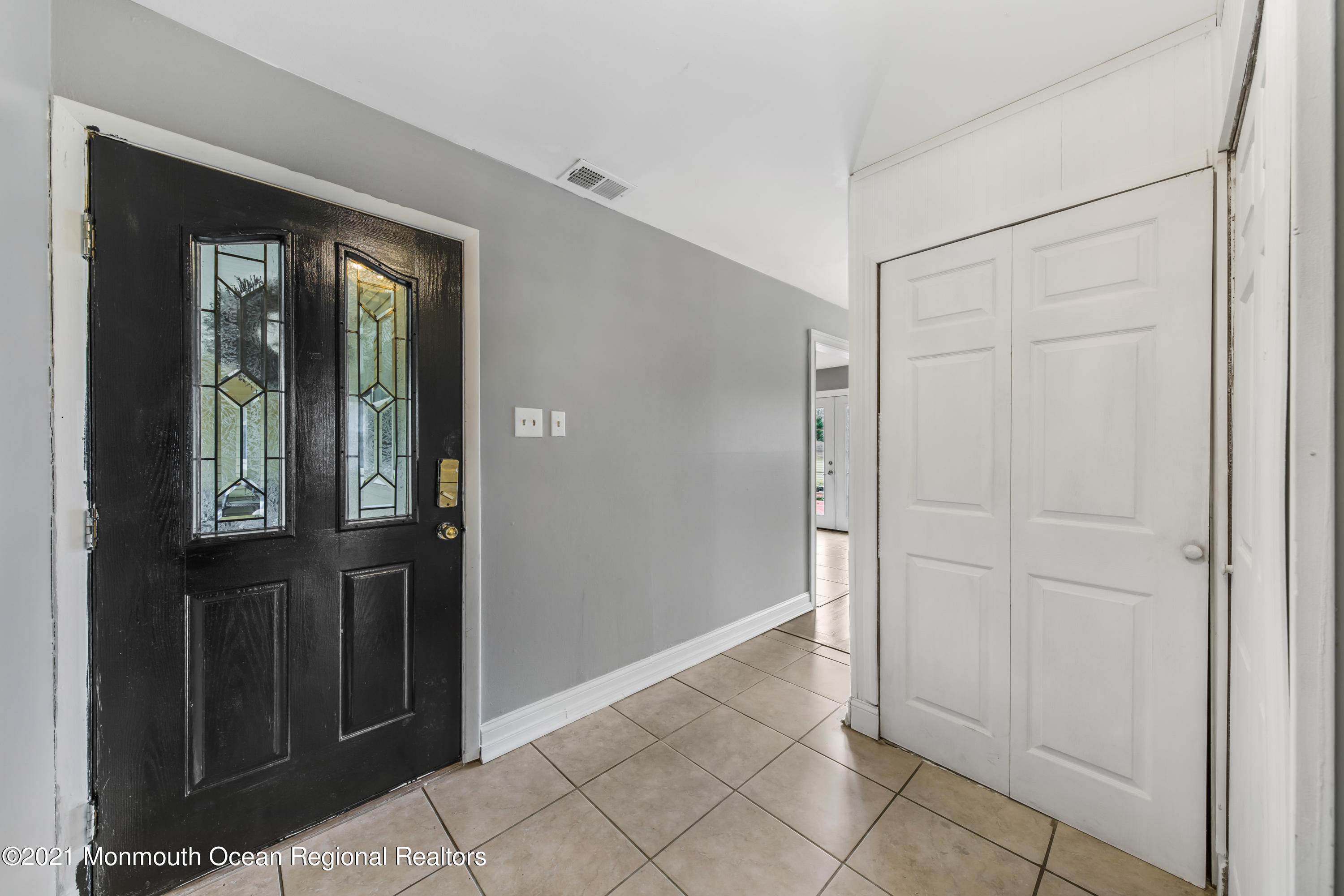 61 Stillwells Corner Road Freehold, NJ 07728 - Photo 5 of 20 61StillwellsConerRd-1