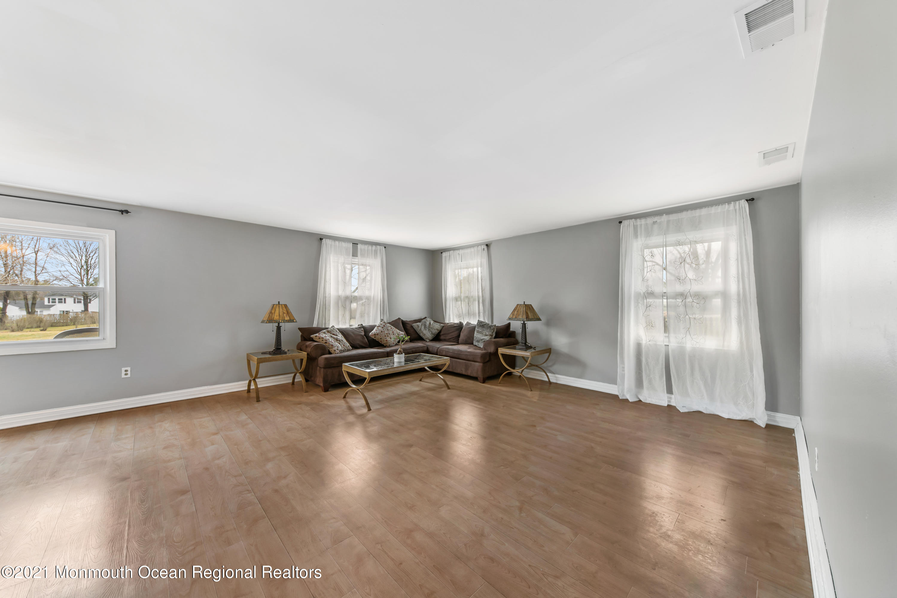 61 Stillwells Corner Road Freehold, NJ 07728 - Photo 6 of 20 61StillwellsConerRd-2