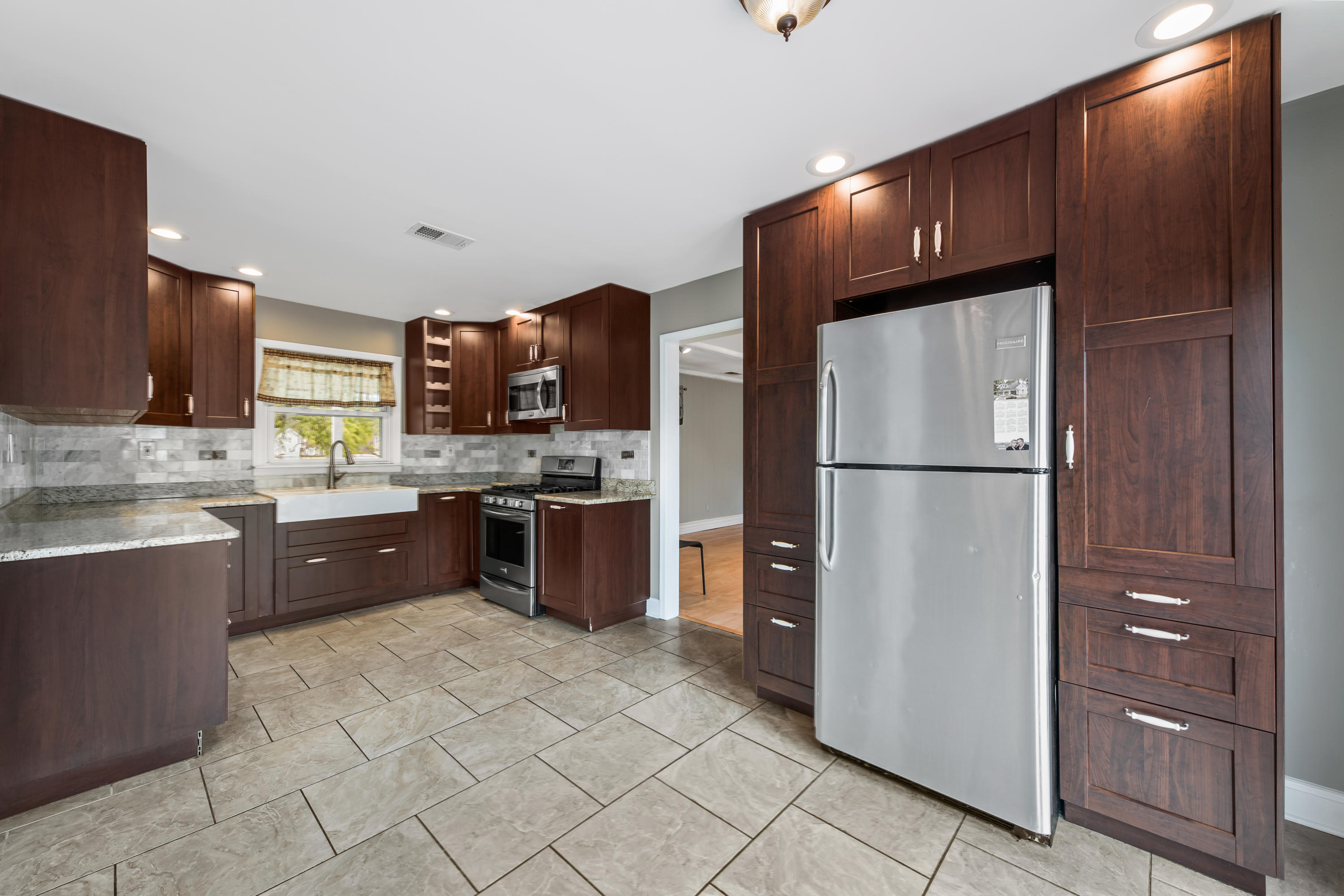 61 Stillwells Corner Road Freehold, NJ 07728 - Photo 10 of 20 61StillwellsConerRd-6