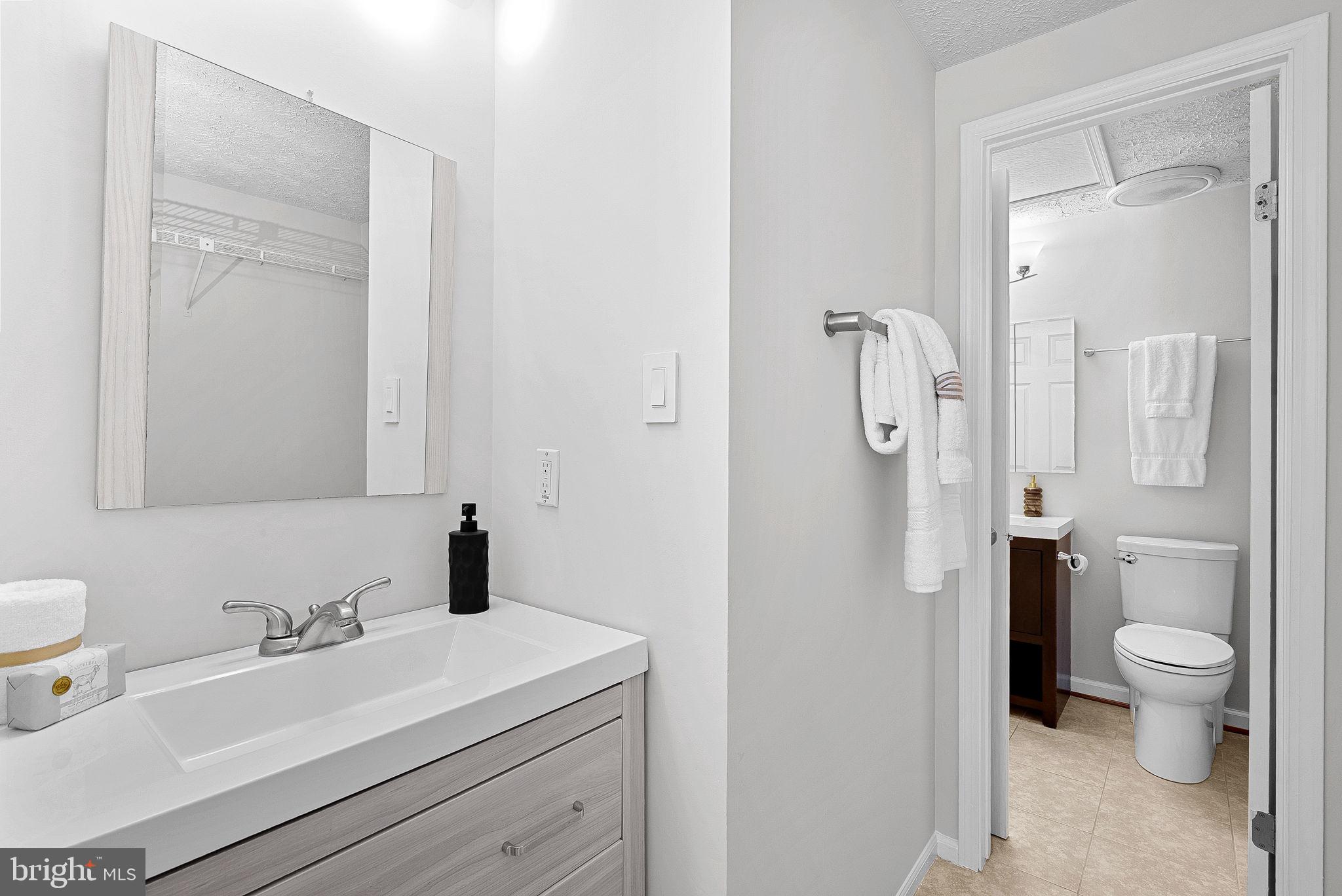 11908 Fieldthorn Court Reston, VA 20194 - Photo 22 of 47 Second upper level sink area