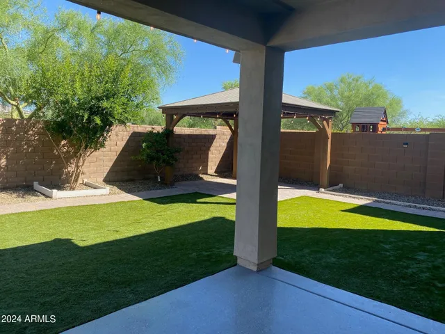 a view of an entrance of the house