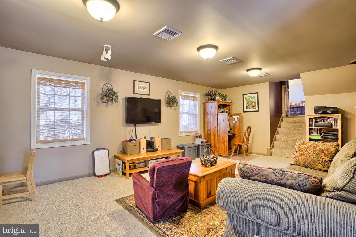 408 East Oregon Road Lancaster, PA 17601 - Photo 22 of 27 Gallery Image 22