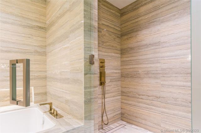 $2,140,000 | 18975 Collins Avenue, Unit 4604, Sunny Isles Beach, FL 33160