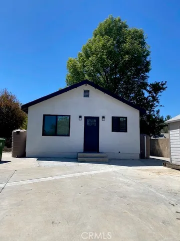 $2,100 | 7713 Woodhall Avenue, Canoga Park, CA 91304