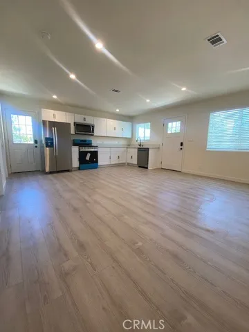 $2,100 | 7713 Woodhall Avenue, Canoga Park, CA 91304