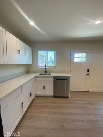 $2,100 | 7713 Woodhall Avenue, Canoga Park, CA 91304