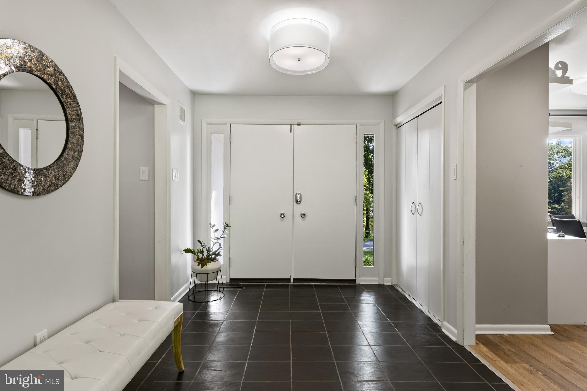 655 Malin Road Newtown Square, PA 19073 - Photo 3 of 28 Slate-tiled Entrance Hall with closet
